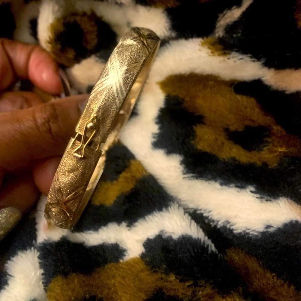 10 karat gold bracelet